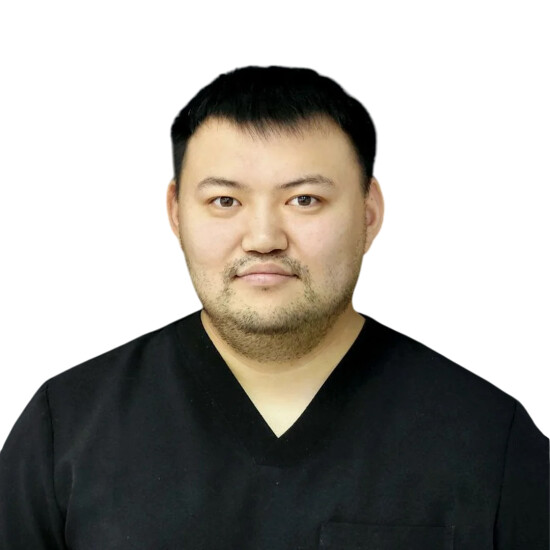 Врач Лукшанов Арсланг Александрович 