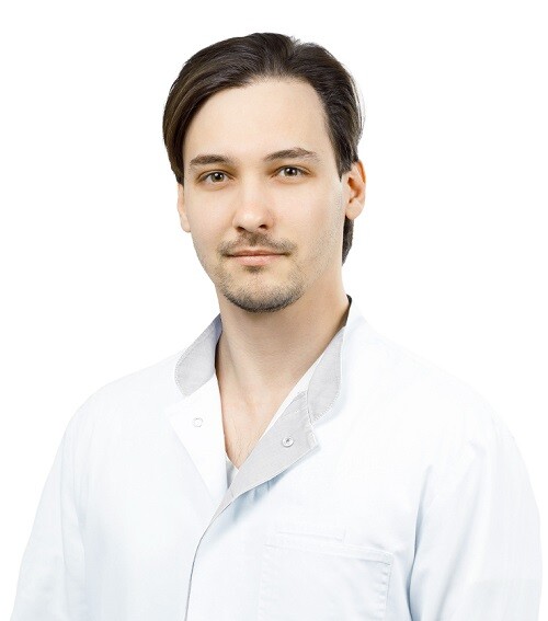 Врач Затонский Максим Андреевич 