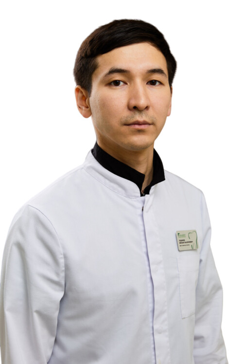 Врач Леджеев Михаил Валериевич 