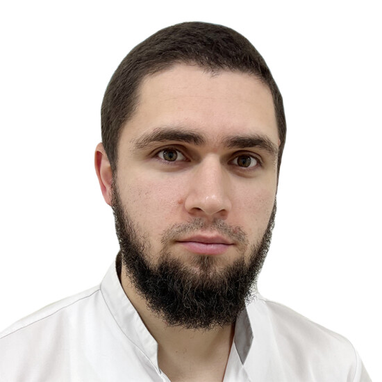 Врач Макатов Арсен Исамединович 