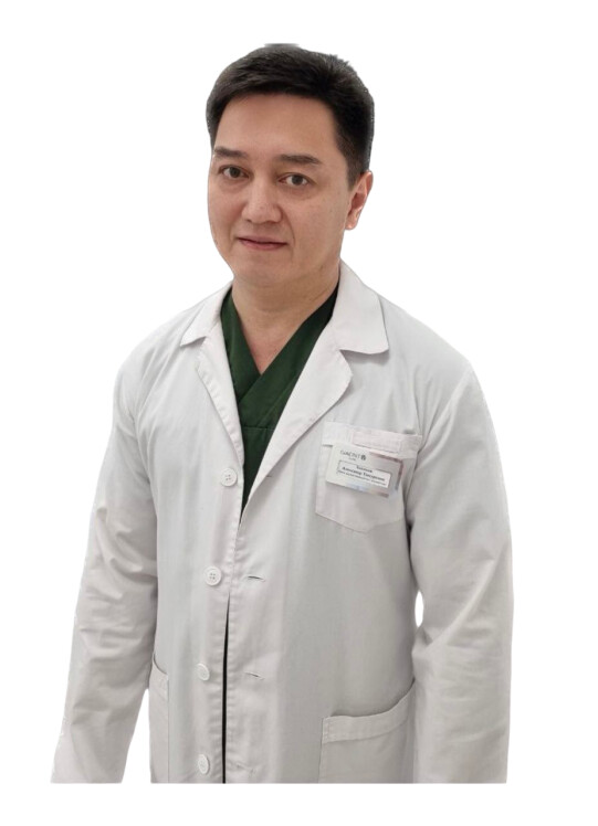 Врач Хакимов Александр Тимурович 