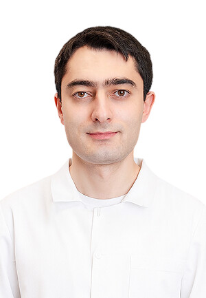 Врач Саакян Нарек Робертович