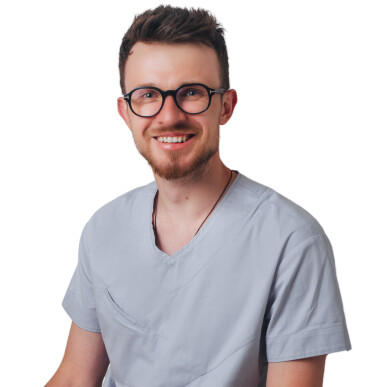 Врач Краснер Денис Дмитриевич 