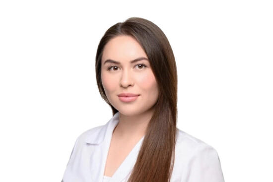 Врач Динивова Альмира Акмурзаевна 