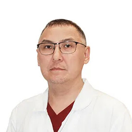 Врач Бадмаев Вениамин Анатольевич 