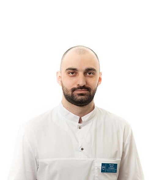 Врач Багулов Артем Анзорович 