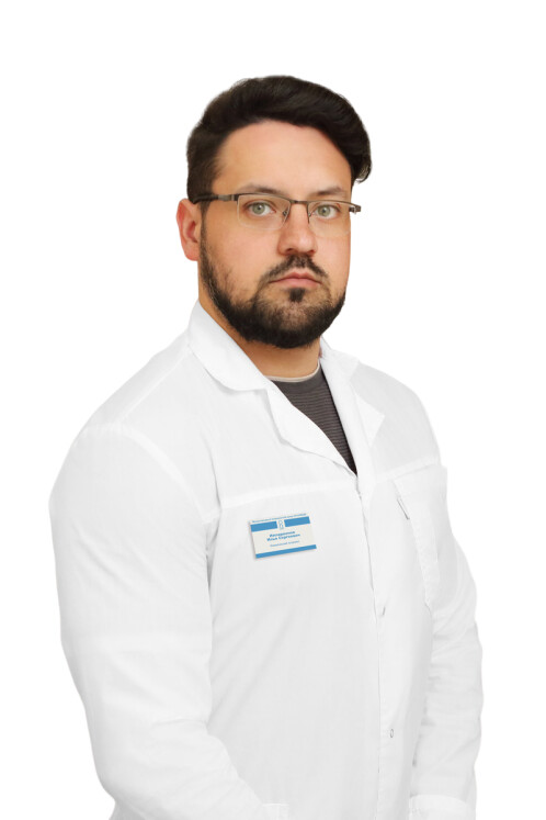 Врач Илларионов Илья Сергеевич 