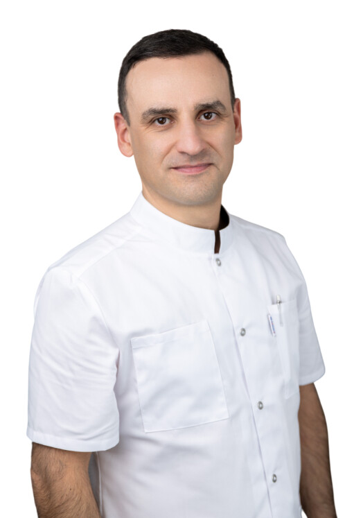 Врач Маккаев Камалутдин Хайбулаевич 