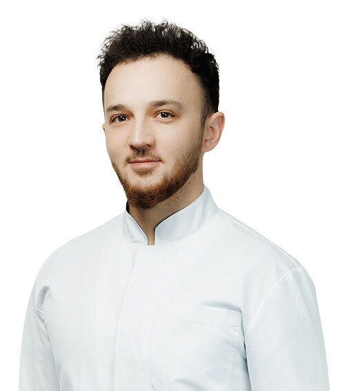 Врач Узденов Расул Анзорович 