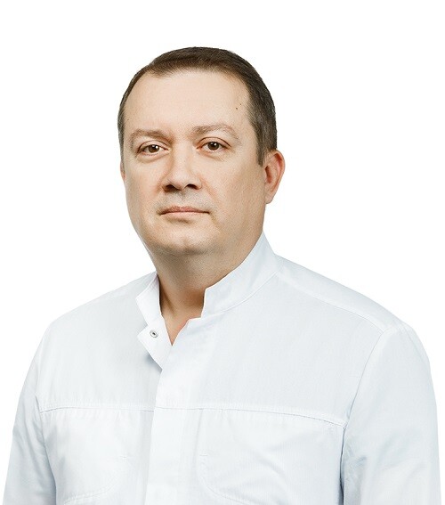 Врач Хадыров Владислав Александрович