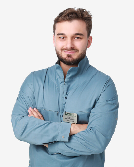 Врач Борукаев Эльдар Тимурович
