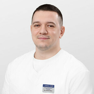 Врач Шарифов Эльдар Расимович 