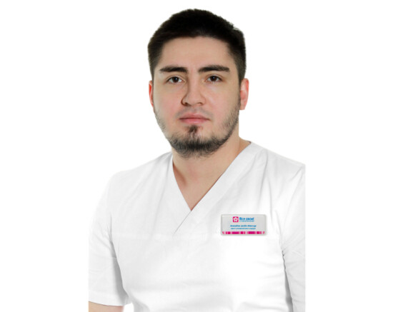 Врач Ахмадов Шейх-Мансур Шейхахметович 