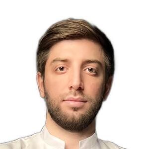 Врач Магомедов Амир Исрапилович