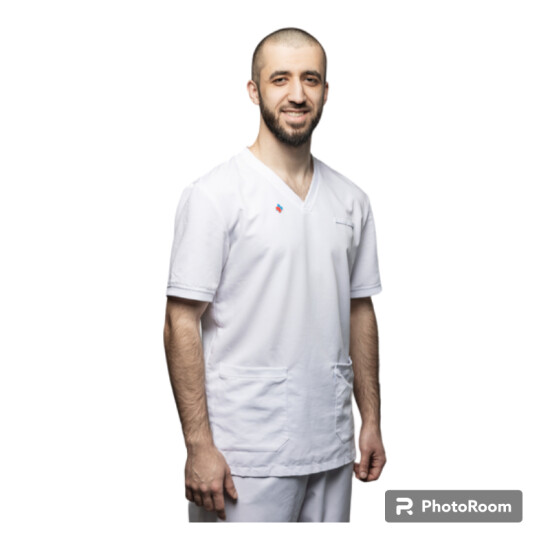 Врач Магомедов Артур Шамсулвараевич 