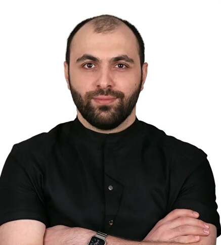 Врач Назаралиев Давид Мирзалиевич