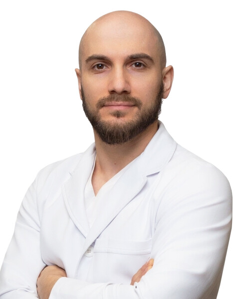 Врач Абдуллаев Руслан Алиевич