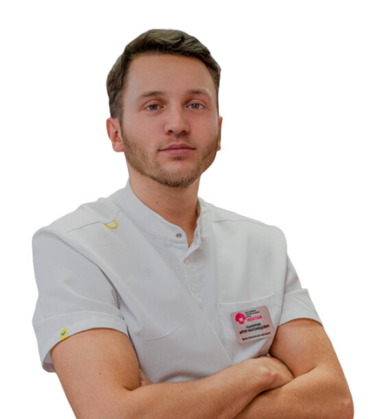 Врач Гадаборшев Артур Магомедович 