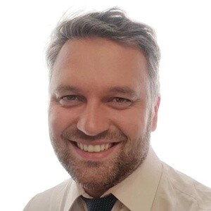 Врач Чернов Валентин Валентинович 