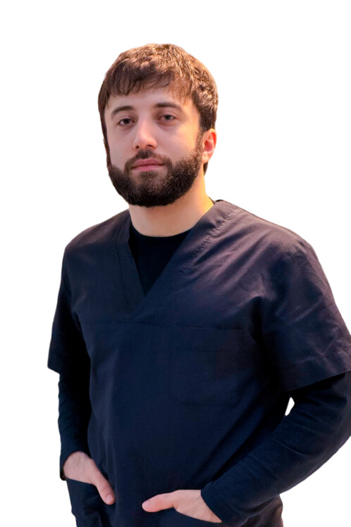 Врач Наурузов Ислам Ахматович 