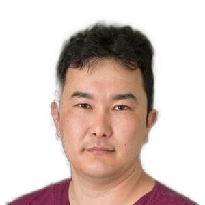 Врач Мудаев Церен Михайлович