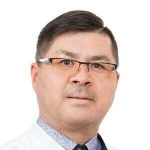 Врач Жантлисов Данияр Амангильдинович