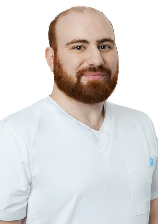 Врач Казаров Евгений Евгеньевич 