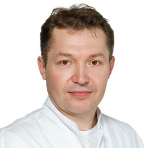 Врач Микрюков Эдуард Сергеевич 