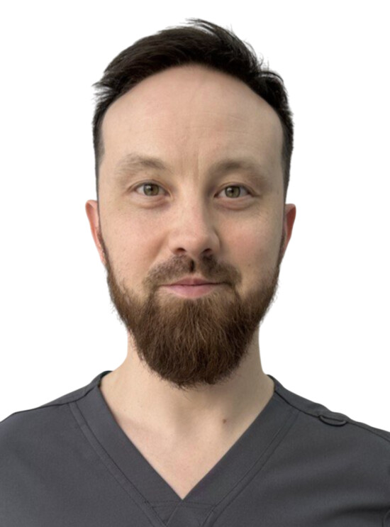 Врач Венедиктов Артем Сергеевич 