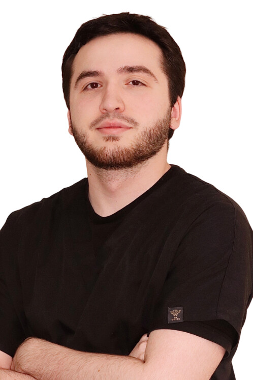 Врач Дауров Тимур Арсенович 