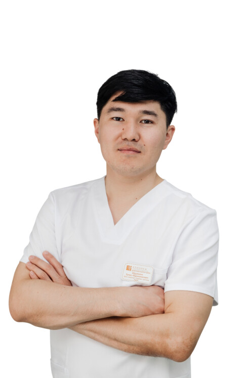 Врач Абдумалик Эрмек Абдумаликович 