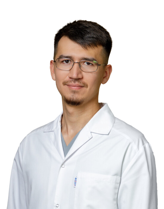 Врач Язлыбаев Арсланбек Урсламбекович 