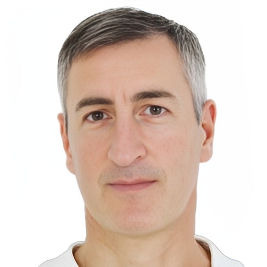 Врач Нарманиа Леван 