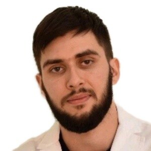 Врач Эбзеев Азнаур Казимович 