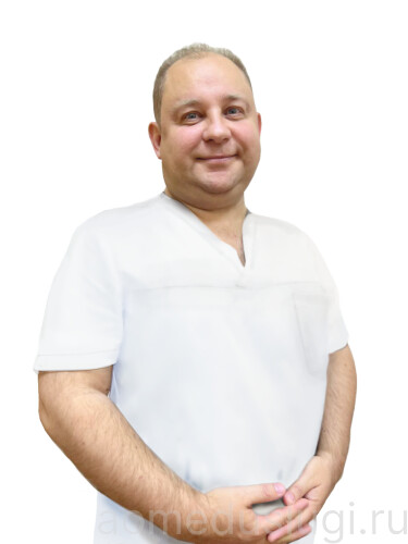 Врач Алекперов Роман Борисович