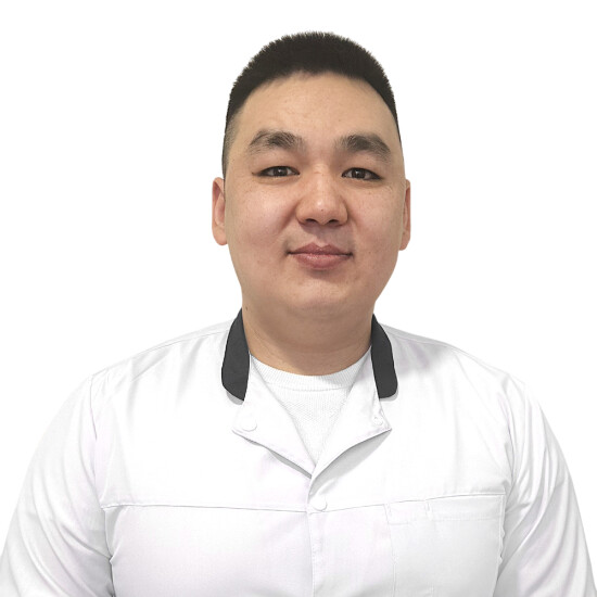 Врач Юлдошев Абдумалик Холбутаевич 