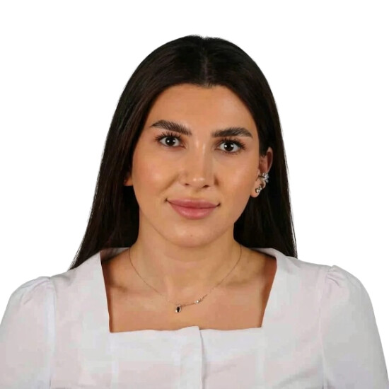 Врач Гусейнова Эльвира Эльшановна 