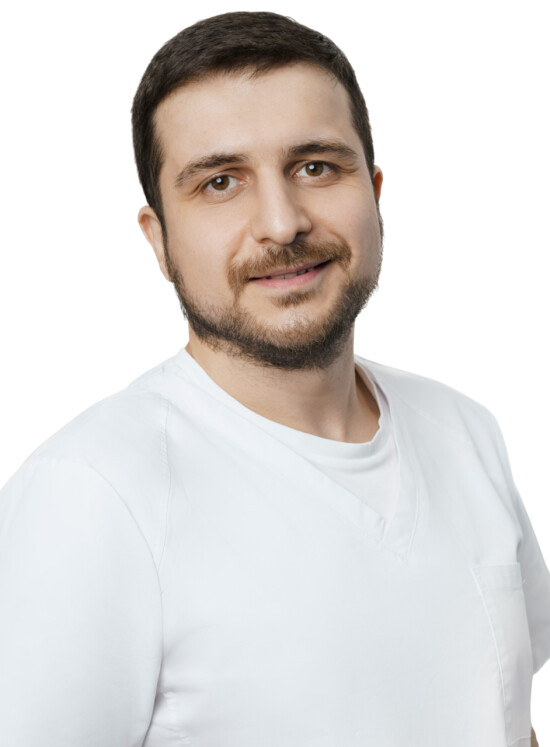 Врач Омаров Артур Русланович 