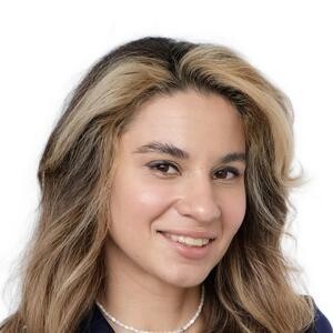 Врач Биячуева Лариса Адильевна 