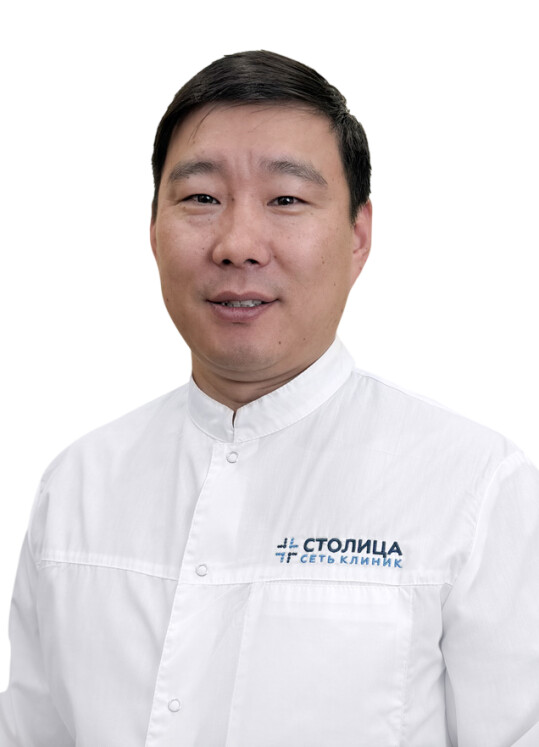 Врач Монтоев Александр Сэнгэевич 