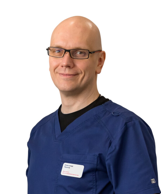 Врач Леонов Александр Евгеньевич 