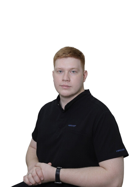 Врач Ажняков Максим Владимирович 