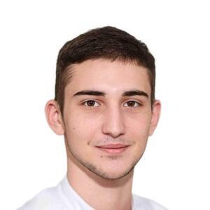 Врач Дзуцев Азамат Львович 