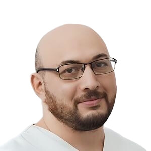 Врач Мнацаканов Артур Сергеевич 