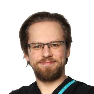 Врач Новиков Тихон Леонидович 