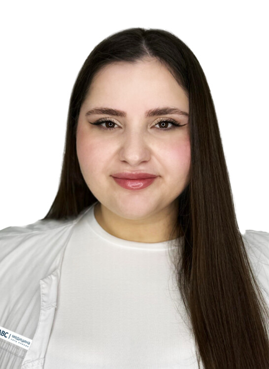 Врач Гамзатова Мадина Гамзатовна 