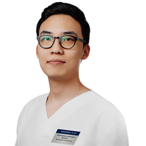 Врач Хайжок Константин Аянович 