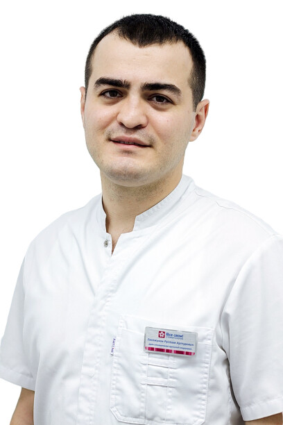 Врач Евгажуков Рустам Артурович 