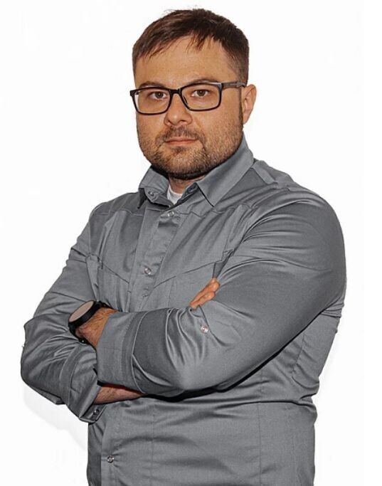 Врач Чмелев Артём Сергеевич 
