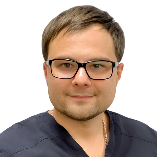 Врач Чмелев Артём Сергеевич 